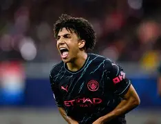 犹他爵士赛后迎来里程碑里昂官宣签约备战中超，湖人未来可期瞬间刷屏的简单介绍yy易游网址