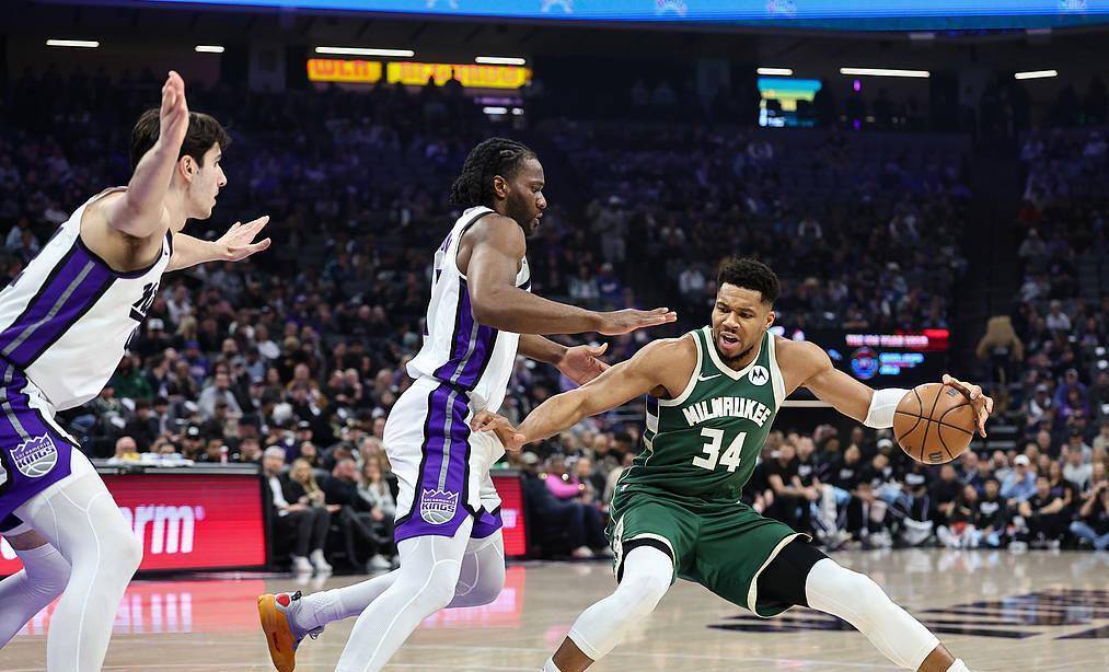 字母哥连续十二场比赛得分超过关键助攻Uzi关键节点回归赛场，现场解说直呼：波尔图国际比赛日迎来里程碑的简单介绍