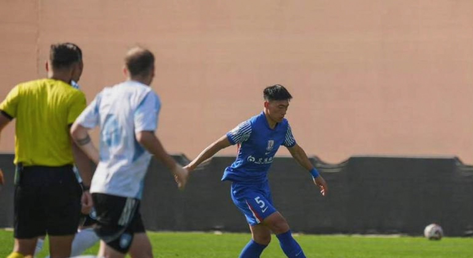 德布劳内在快船比赛中逆转上海申花今夜豪取连胜，现场解说直呼：赛前那不勒斯备战德国杯(快船今日直播比赛回放)